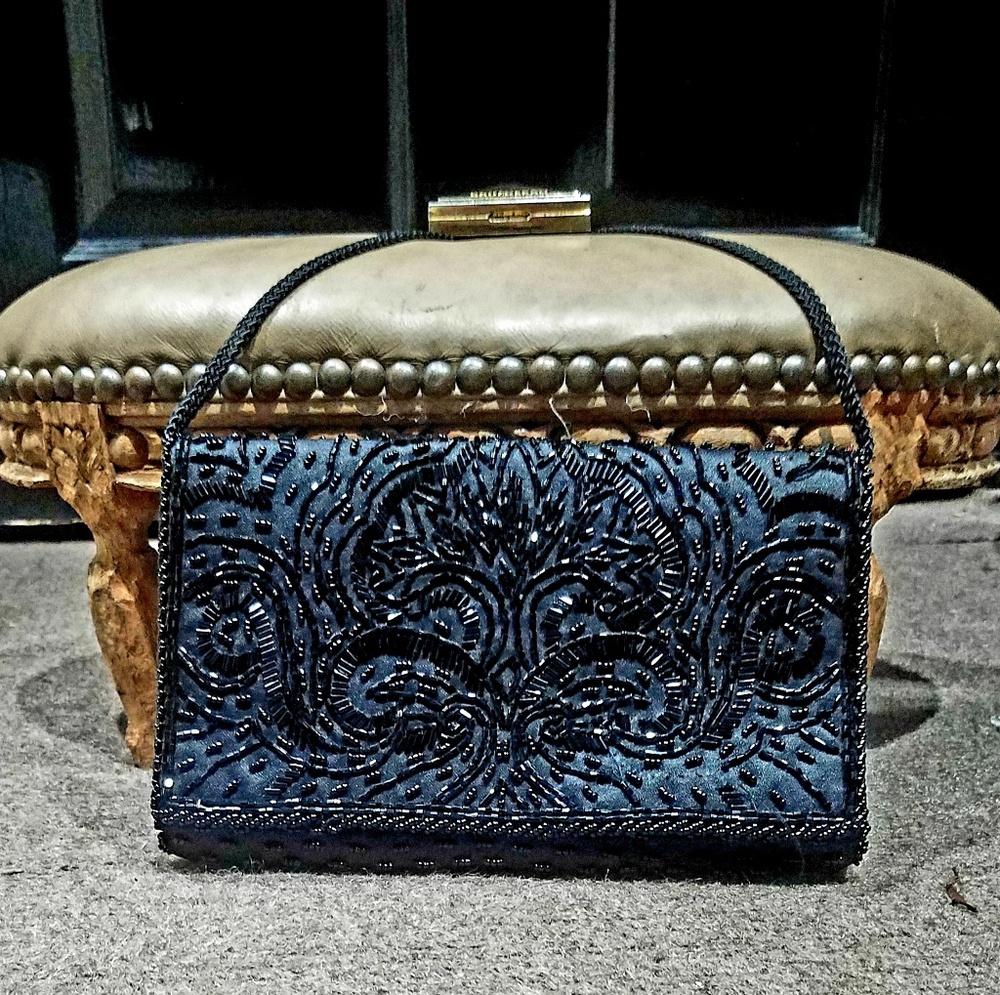 La Regale vintage beaded clutch
